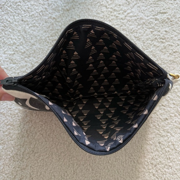 Jana Lam Monstera Zip Pouch NWOT - Picture 3 of 6